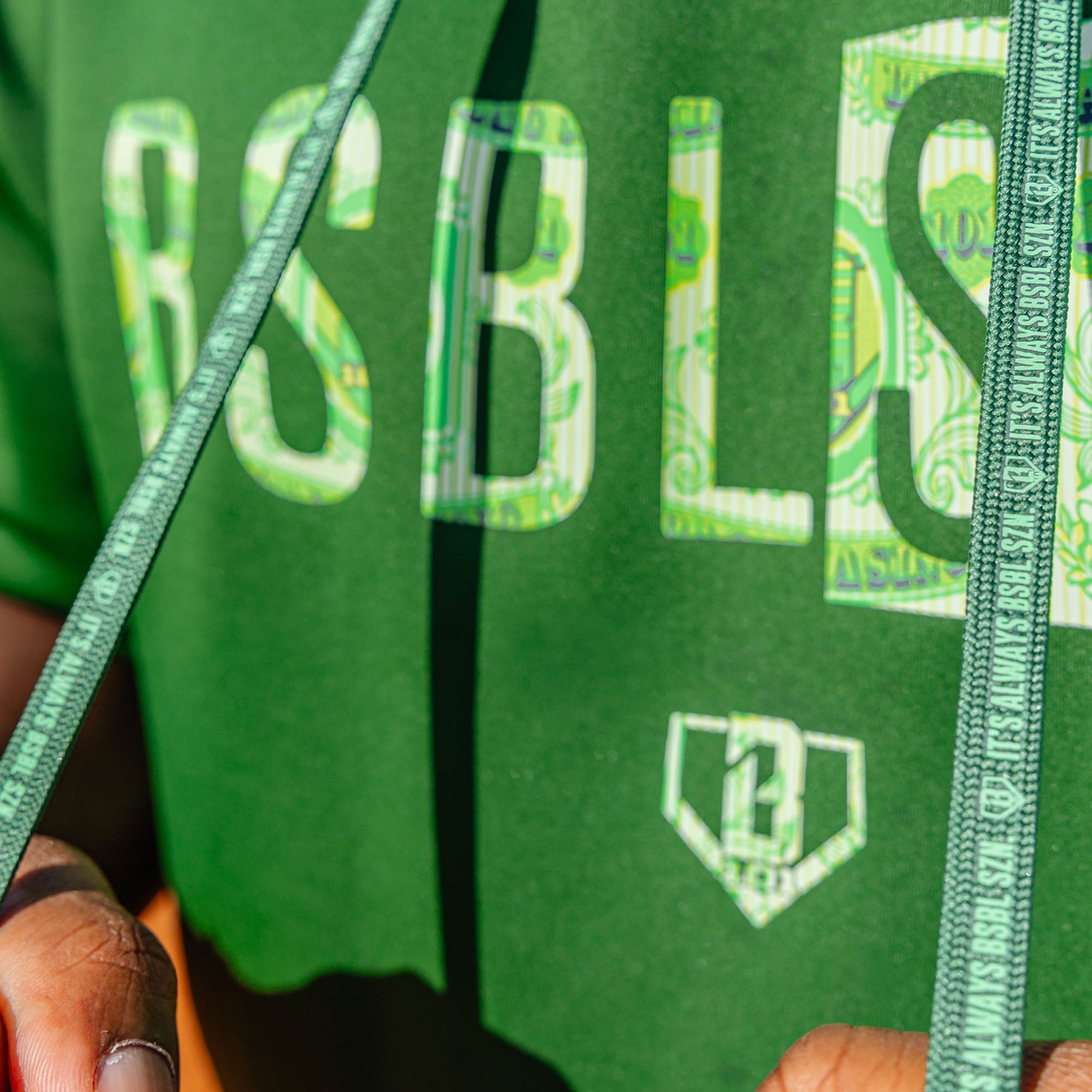 BSBL-SZN Youth Short Sleeve Hoodie V3 - Dark Green/Bag Chaser